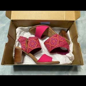 Tom’s Majorca Fuschia Patterned Block heel Sandal